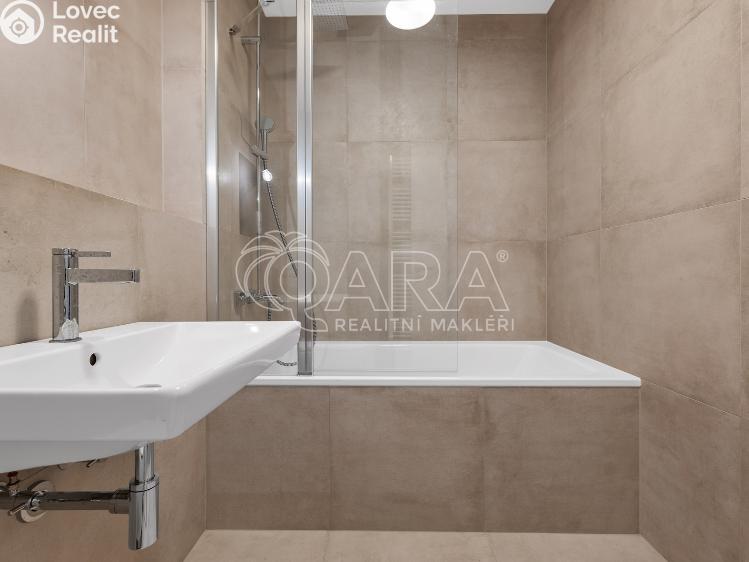 Pronájem bytu 2+KK Praha, Pod Hrachovkou 729/3 č. 14