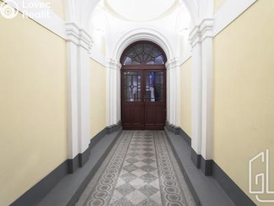 Rent apartment 2+KK Praha, Rumunská č. 6