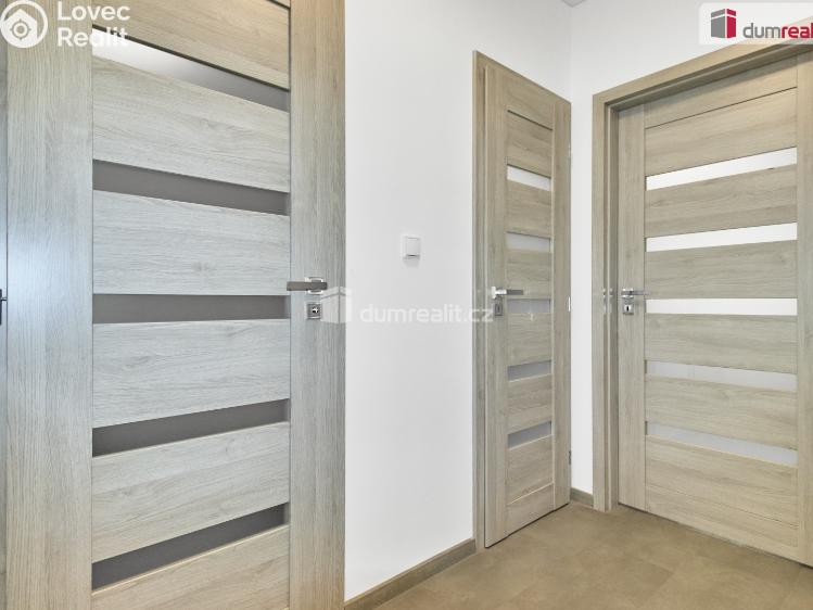 Prodej bytu 2+1 Ostrov, Mánesova č. 10