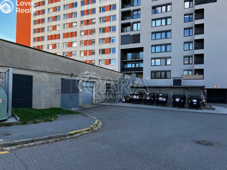 Prodej garážového stání Praha, Ve Lhotce č. 3