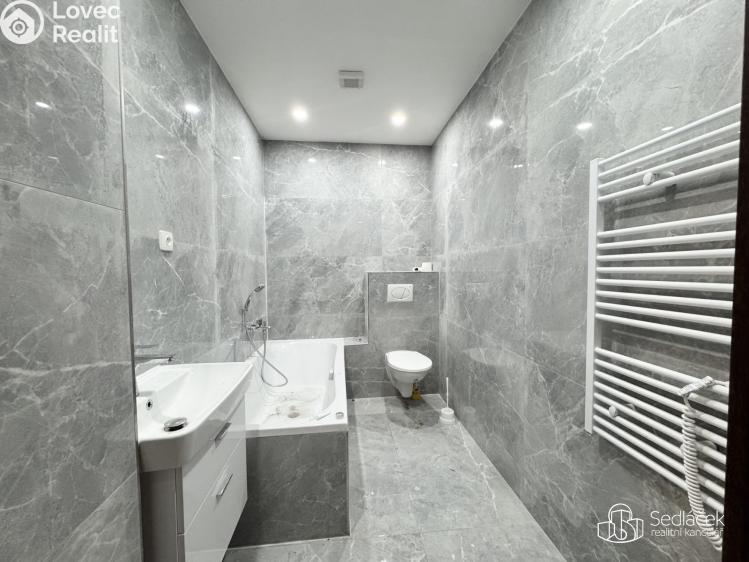 Pronájem bytu 4+1 Sokolov, Boženy Němcové č. 2