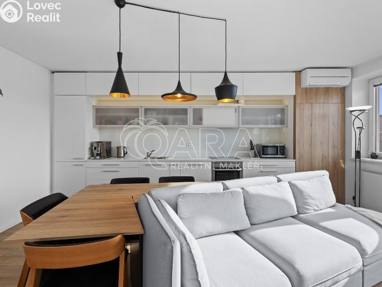Rent apartment 3+KK Praha, Pražská 1470/18b č. 7