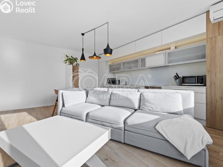 Rent apartment 3+KK Praha, Pražská 1470/18b č. 11