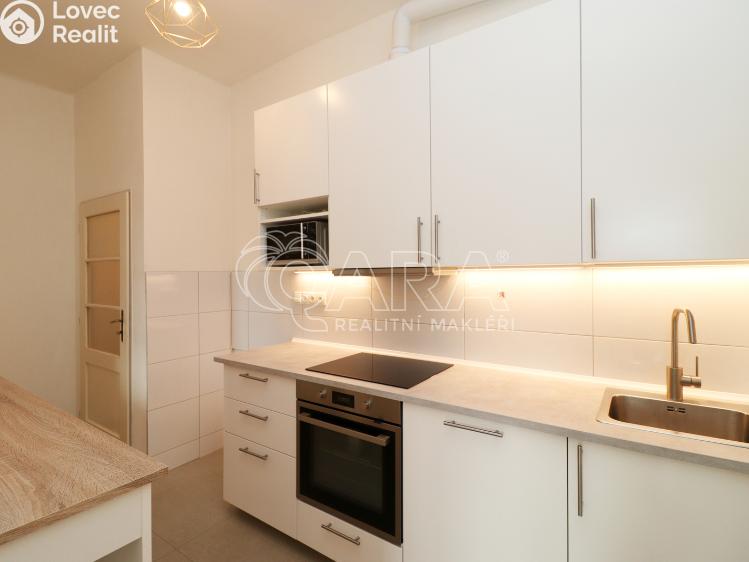 Pronájem bytu 3+1 Praha, Jateční 1223/29 č. 22