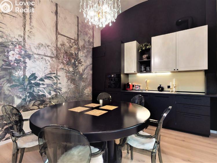 Pronájem bytu 2+1 Praha, Lucemburská 1496/8 č. 3