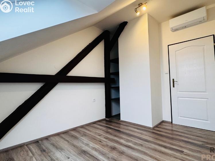 Pronájem bytu 3+1 Hodonín, Dobrovolského 250/13 č. 12