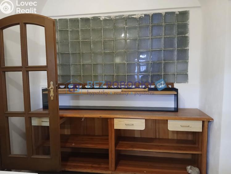 Pronájem obchodního prostoru Přibyslav, Bechyňovo náměstí č. 3