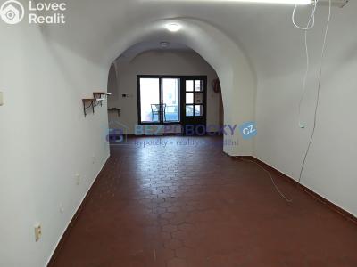 Pronájem obchodního prostoru Přibyslav, Bechyňovo náměstí č. 2