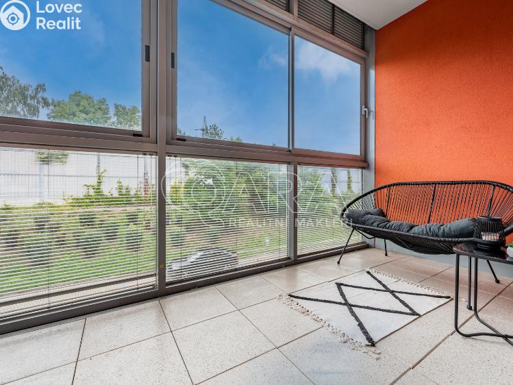 Pronájem bytu 2+KK Praha, Naardenská 668/17 č. 8