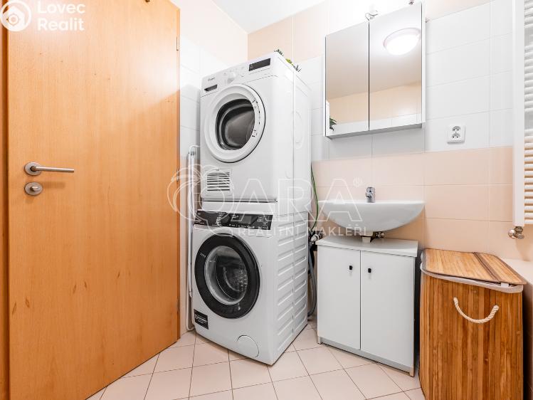 Pronájem bytu 2+KK Praha, Naardenská 668/17 č. 9