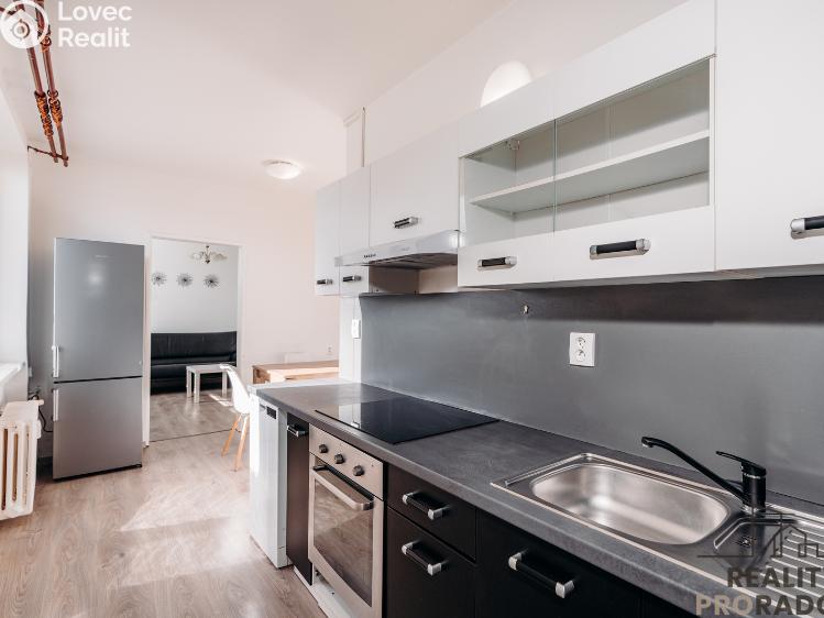 Prodej bytu 3+1 Hodonín, Národní třída 3573/63 č. 7