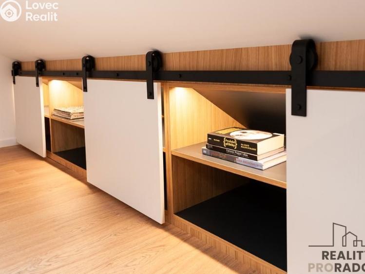 Pronájem bytu 1+KK Praha, Čs. armády 369/7 č. 8