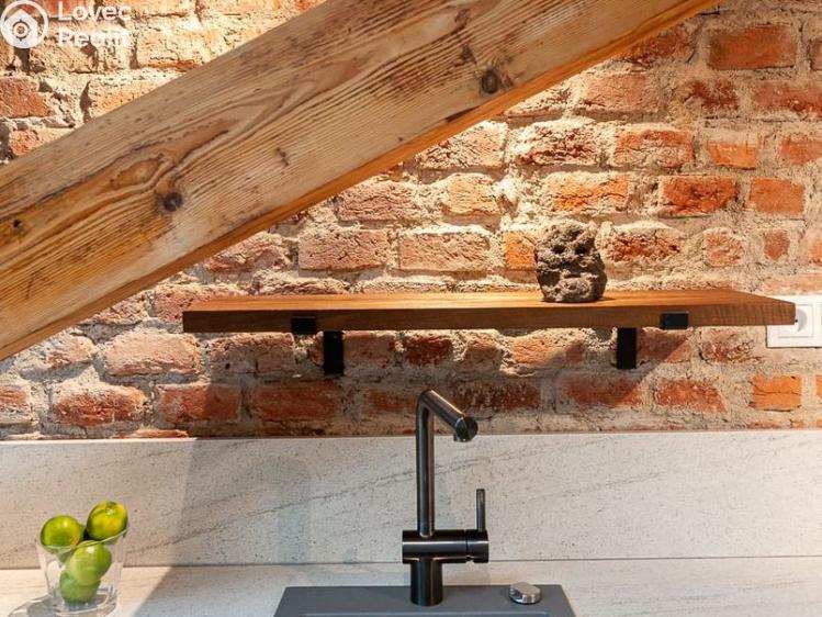 Pronájem bytu 1+KK Praha, Čs. armády 369/7 č. 13