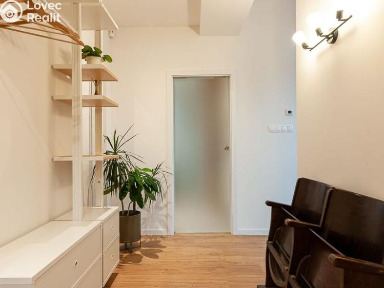 Pronájem bytu 1+KK Praha, Čs. armády 369/7 č. 15