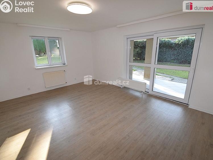 Pronájem rodinného domu Jesenice, Na Veselí č. 5