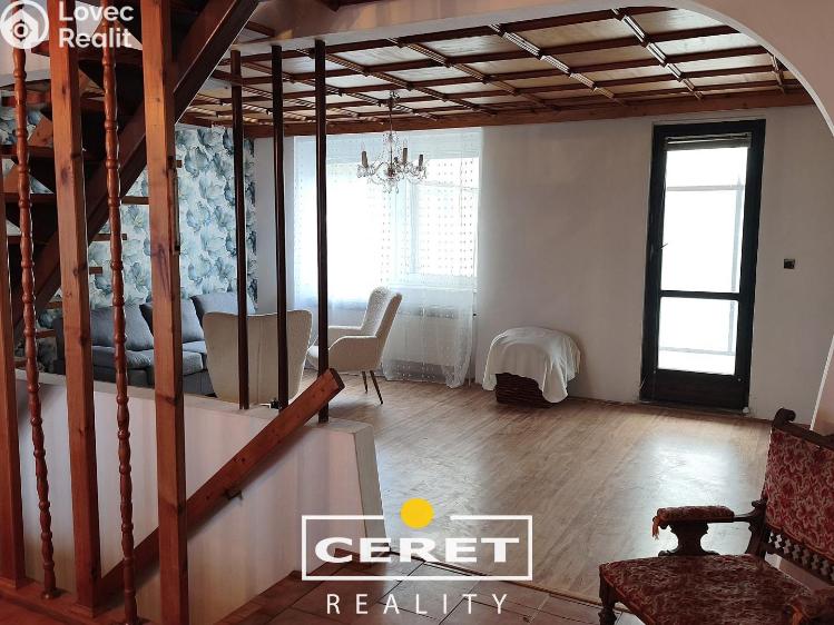 Продаж багатогенного будинку Žatec, Jungmannova č. 5