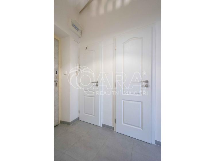 Pronájem bytu 2+KK Praha, U libeňského pivovaru 1027/31 č. 13