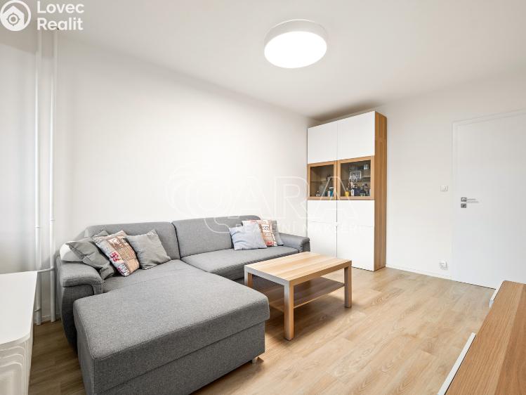 Pronájem bytu 3+1 Praha, Střekovská 1341/8 č. 12