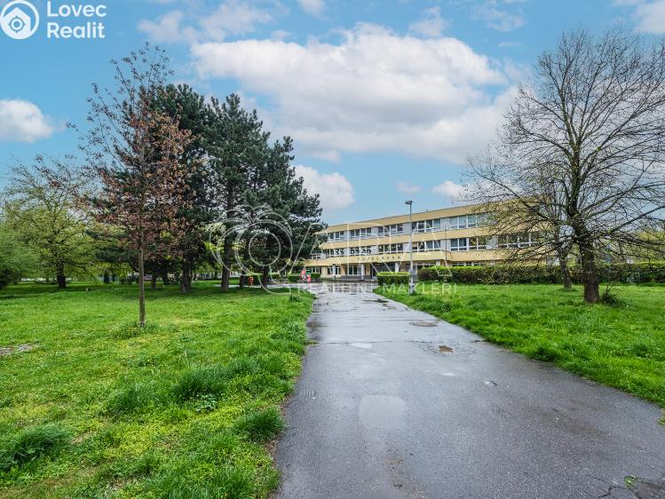 Pronájem bytu 3+1 Praha, Dobratická 522 č. 4