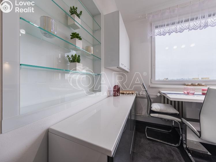 Pronájem bytu 3+1 Praha, Dobratická 522 č. 10