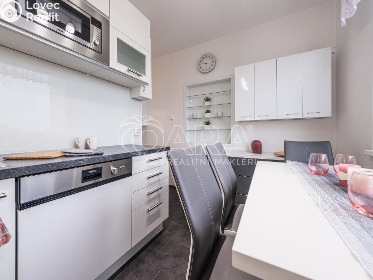 Pronájem bytu 3+1 Praha, Dobratická 522 č. 11