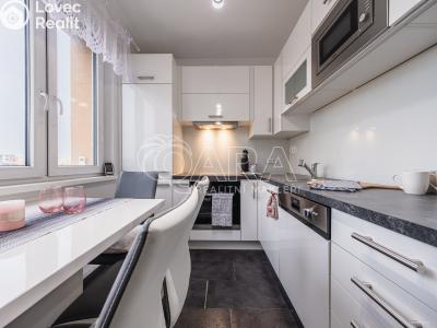 Pronájem bytu 3+1 Praha, Dobratická 522 č. 1