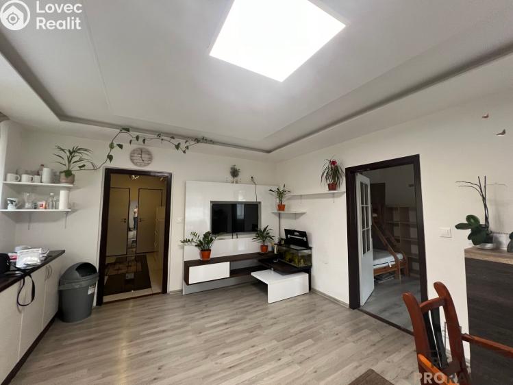 Prodej bytu 3+1 Praha, Kusého č. 11