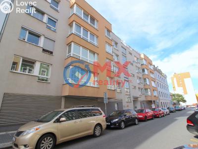 Pronájem garážového stání Praha, Kurta Konráda č. 1