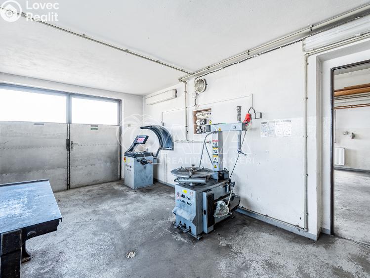 Prodej výrobní haly Bzová č. 12