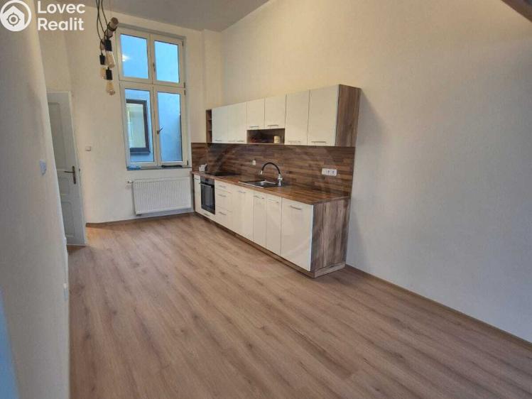 Pronájem bytu 3+1 České Budějovice, Karla IV. 104/2 č. 6