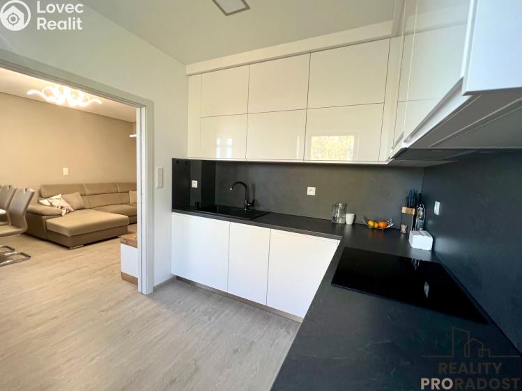 Prodej bytu 3+1 Jesenice č. 14