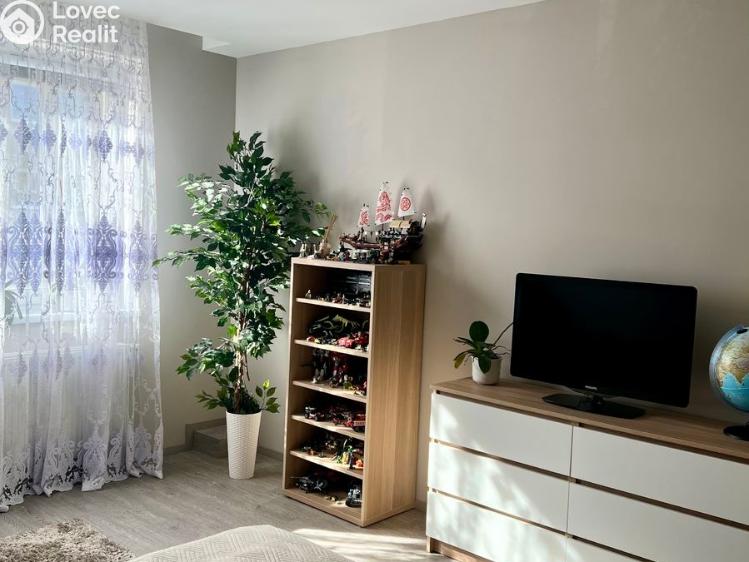 Prodej bytu 3+1 Jesenice č. 26