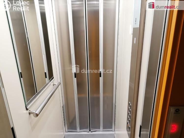 Pronájem bytu 1+KK Mariánské Lázně, Kubelíkova č. 8