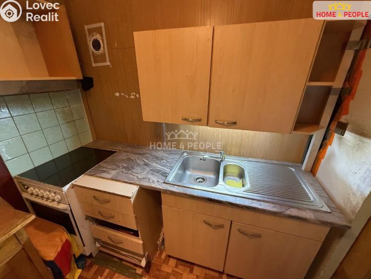 Prodej bytu 2+KK Praha 11, Hráského č. 4