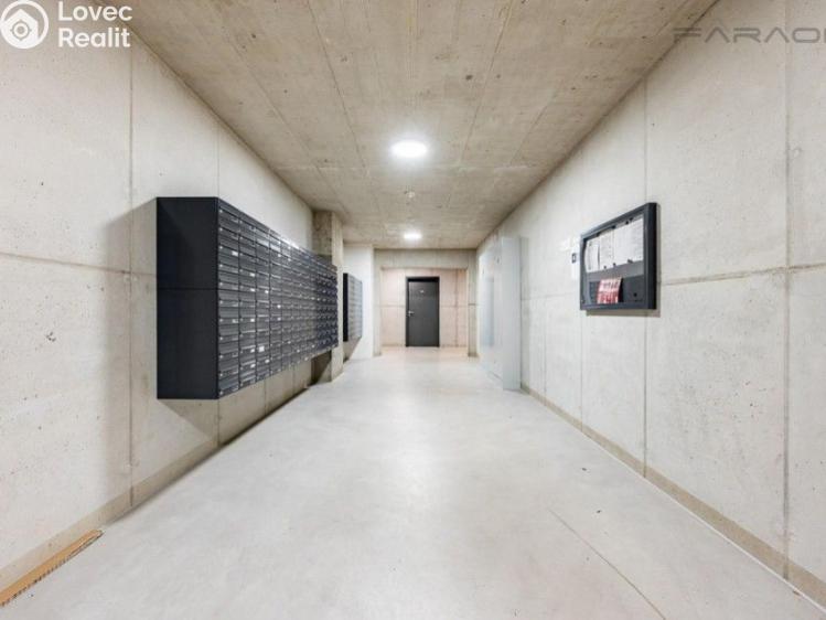 Rent apartment 1+KK Praha, Kolbenova č. 8