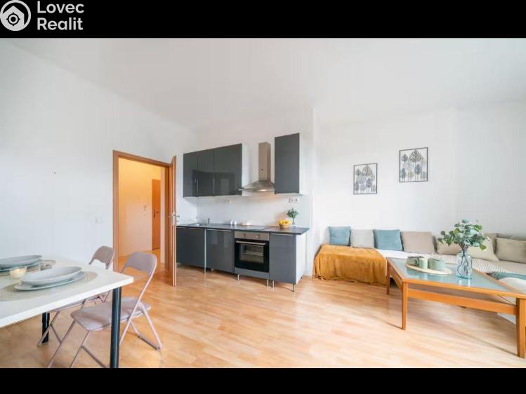 Pronájem bytu 2+KK Praha, Husinecká č. 11