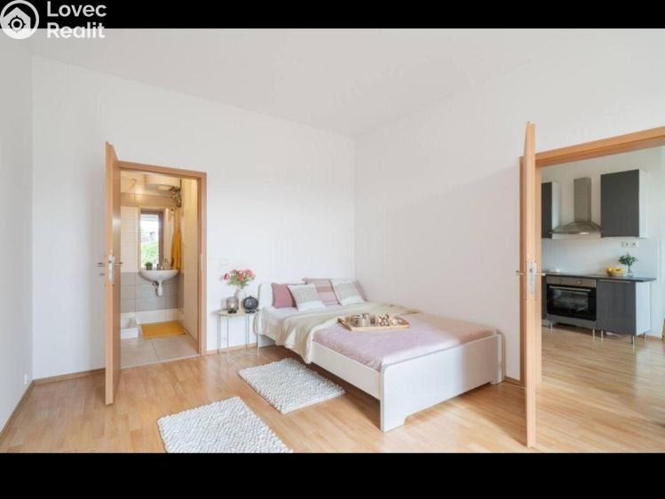 Pronájem bytu 2+KK Praha, Husinecká č. 5