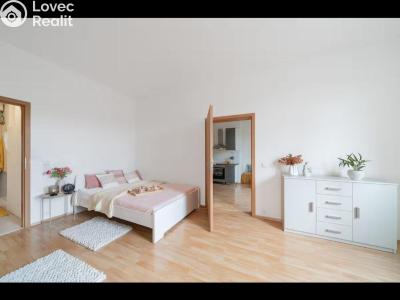 Pronájem bytu 2+KK Praha, Husinecká č. 3