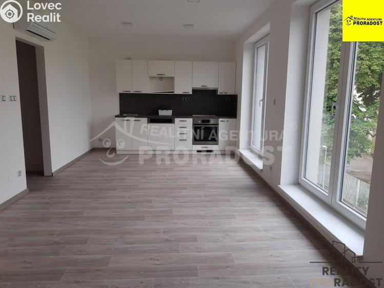 Pronájem bytu 2+KK Hodonín, Komenského č. 1