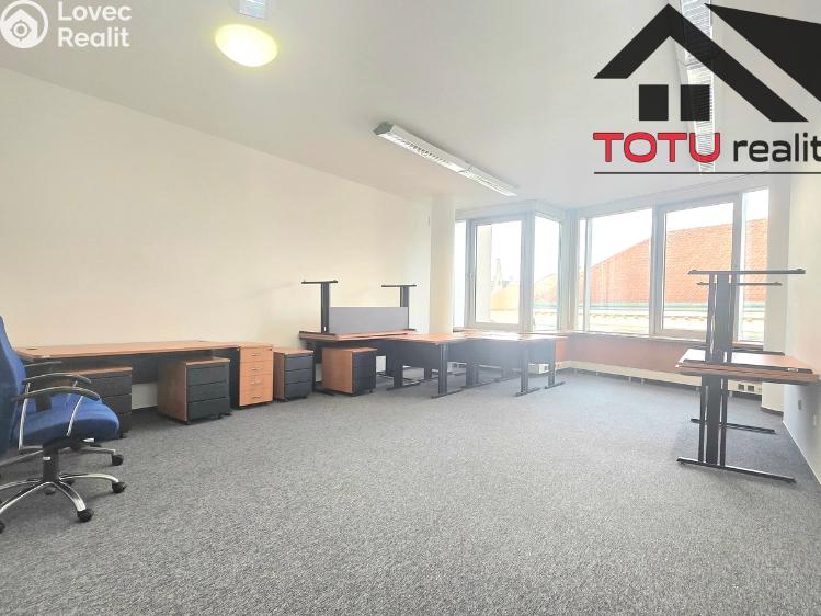 Rent office space Chrudim, Palackého třída č. 2