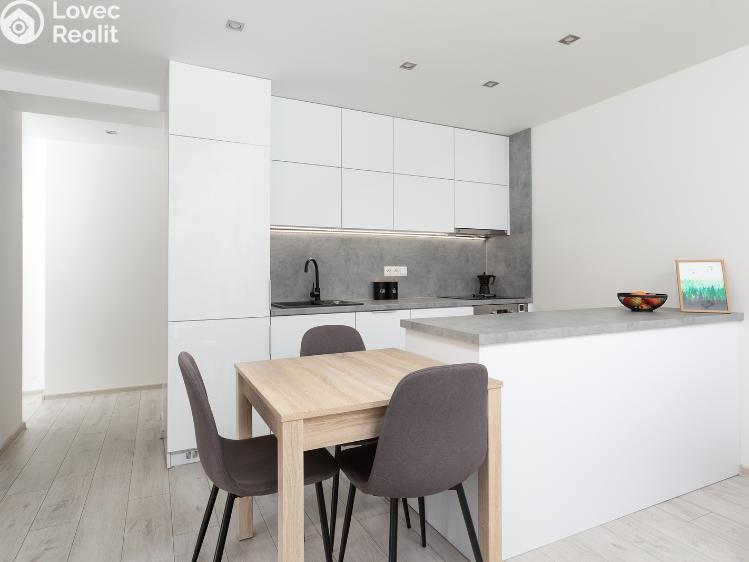 Prodej bytu 2+KK Kravaře, Poštovní č. 1