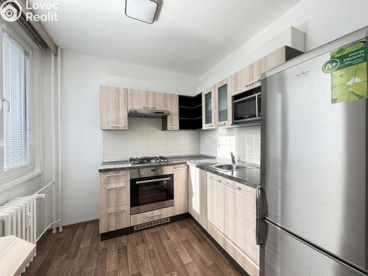 Pronájem bytu 2+1 Pardubice, nábřeží Závodu míru 1858 č. 2