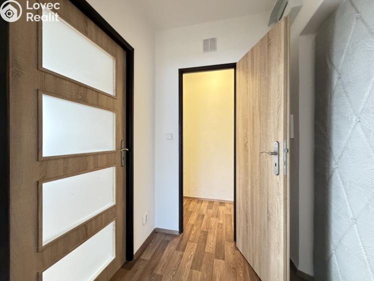 Pronájem bytu 2+1 Pardubice, nábřeží Závodu míru 1858 č. 9