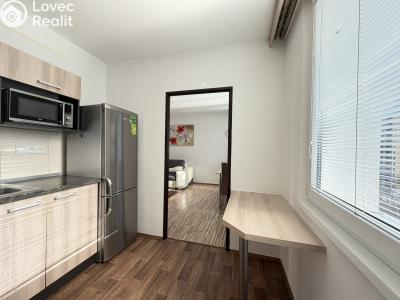 Pronájem bytu 2+1 Pardubice, nábřeží Závodu míru 1858 č. 3