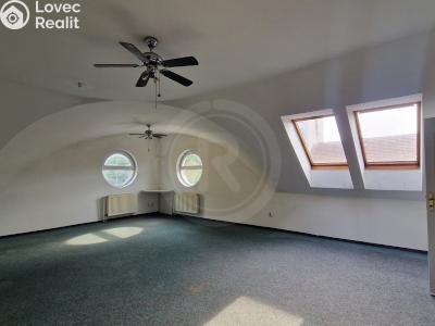 Pronájem bytu 3+1 České Budějovice, Lidická tř. č. 3