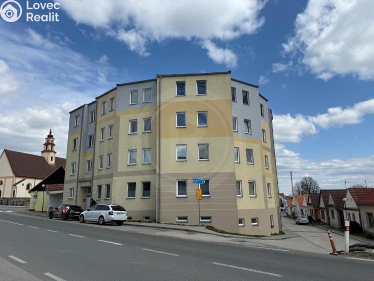 Pronájem bytu 1+KK Ševětín, náměstí Šimona Lomnického 436 č. 4