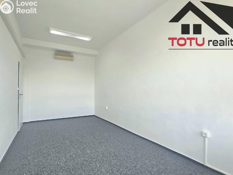 Rent office space Chrudim, Palackého třída č. 3