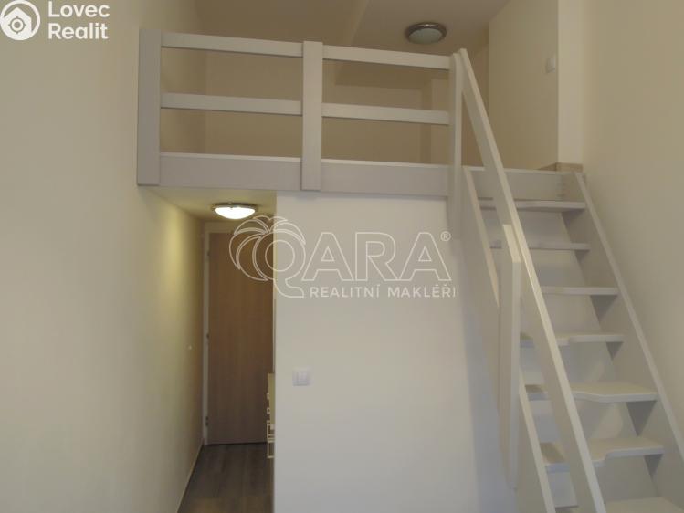 Pronájem bytu 1+KK Praha, Rostislavova 1747/3 č. 8