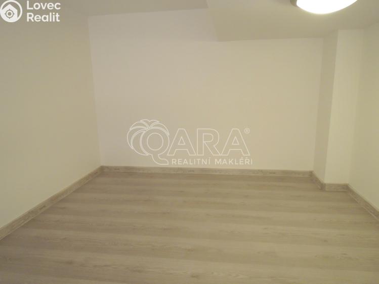 Pronájem bytu 1+KK Praha, Rostislavova 1747/3 č. 10