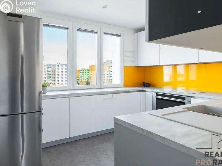 Pronájem bytu 3+1 Praha, Zárubova č. 4